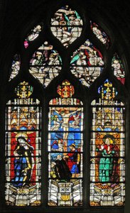 Raam w206 met de Kruisiging met de Maagd Maria en St. Johannes door French School
