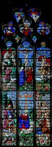 Raam w25 met de Kruisiging met St. Hubertus en St. Christoffel; hieronder de donateur Louis de Roncherolles en zijn vrouw Françoise de Halluin met St. Louis en St. Franciscus door French School