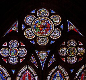 Raam w7 met de tracery lichten met twee engelen en Noli Me Tangere door French School