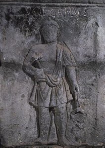 Kapiteel van de Nautes Zuil met Vulcan die een Hamer Vasthoudt door Gallo Roman