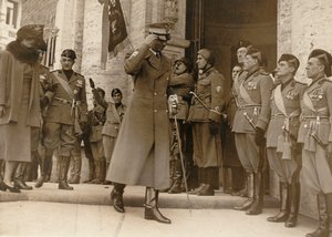 Album MVSN- Zwarthemden: I Principi di Piemonte bezoeken het Moederhuis van de Gehandicapten in Rome door Genovesi Genovesi