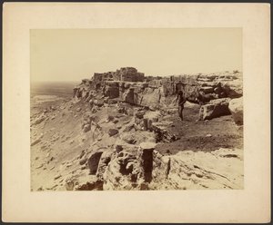 Hualpi, Moqui-indianendorp, Arizona door George Benjamin Wittick