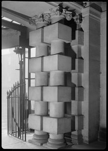 Het landhuis en bijbehorende hekken, High Street, Doncaster, 1942 door George Bernard Wood
