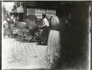 Bedrijvigheid in de Houtkopersdwarsstraat en de Jodenbreestraat in Amsterdam door George Hendrik Breitner