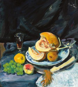 Stilleven met gesneden meloen, glas en waaier, ca. 1920
