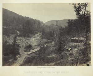Whiteside Valley onder de brug door George N. Barnard