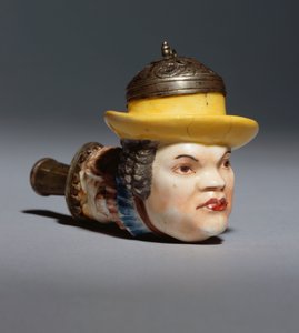Een Meissen portret pijpenkop van de hofnar Frohlich, ca. 1742