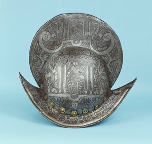 Een kam morion, geëtst met cherubijnen, sfinxen en gevleugelde paarden, het midden met een pseudo-klassieke krijger in eigentijdse wapenrusting met zwaard en schild