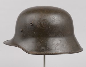 Duitse stalen helm of Stahlhelm, ca. 1916 door German School