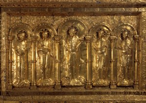 Voor het altaar van de Kathedraal van Bale Rond de Zittende Christus, de drie aartsengelen (Michael, Gabriel en Raphael) en Sint Benedictus van Nursie, en aan zijn voeten, de Keizer Hendrik II genaamd de Heilige (973-1024) en de Keizerin Cunegonde (975-103