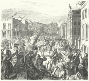 Koning Frederik Willem IV van Pruisen rijdt langs de Universiteit van Berlijn op weg naar een massale begrafenis van burgers die zijn omgekomen bij rellen, 21 maart 1848 (gravure) door German School