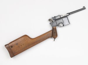 Mauser C96 7,63 mm pistool door German School