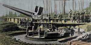 Vaak verward met het Big Bertha-kanon, is het Parijs-kanon (Wilhelmgescutae) het meest mysterieuze van de Duitse kanonnen van de Eerste Wereldoorlog. Kaliber 210 mm; vluchtlengte 36 m; bereik 126 km; totaalgewicht 750 T; projectielgewicht 105 Kg bij 1600 m door German School