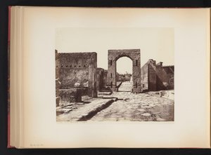 Gezicht op de Strada Mercurio te Pompeï, Italië