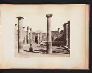 Gezicht op de ruïne van het huis van Marco Olconio te Pompeï, Italië