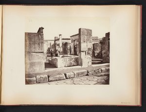 Gezicht op de ruïne van het Casa di Salustio te Pompeï, Italië door Giorgio Sommer