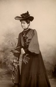 Portret van elegante dame met hoed door Phillipe de Marlier