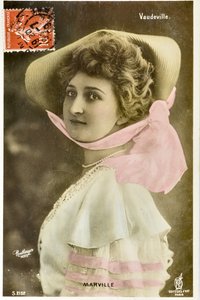 Ansichtkaart: Theatre du Vaudeville - Portret van mevrouw Marville, artiest van de Moulin Rouge