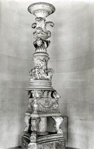 Kandelaar ontworpen door Piranesi op basis van Romeinse antieke stukken voor zijn eigen graf