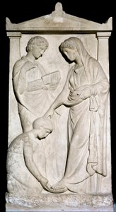 Griekse kunst: Een dienstmeid helpt haar meesteres haar sandaal uit te doen. Marmeren reliëf uit de 4e eeuw v.Chr. Athene, Nationaal Archeologisch Museum