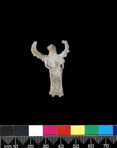 Reliëfversiering van een gevleugelde godin door Greek