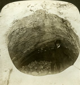 Een reuzenketel gletsjerpot, Noorwegen door H. C. White