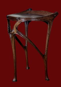 Art Nouveau: perenhouten tafel gemaakt door Hector Guimard (1867-1942)