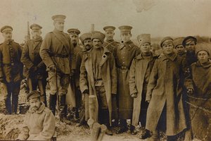 Eerste Wereldoorlog: Oekraïne in de jaren 1914-1916 tijdens de invasie van het Duitse leger. Groep soldaten