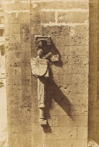 Engel met zonnewijzer, kerk van Chartres, 1852 (foto)