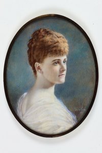 Een dame in een witte jurk, waarschijnlijk Frances Evelyn (Daisy) Greville, geboren Maynard, Lady Brooke, later Gravin van Warwick door Henry (attr.to) Van der Weyde