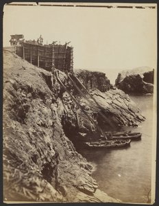 Scheuten voor het laden van de aanstekers met guano, Chincha-eilanden door Henry DeWitt Moulton