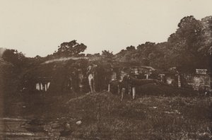 Verwoeste Steden van Ceylon: Rots Tempel bij Polonnaruwa door Henry W. Cave