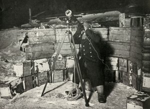 Luitenant Evans observeert een occultatie van Jupiter, 8 juni 1911, 1913 door Herbert Ponting