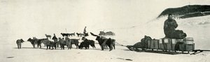 Meares en Demetri met hun hondenteams vertrekken van Hut Point, ca. 1911, 1913