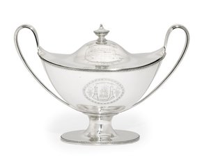 George III soepterrine en deksel door Hester Bateman