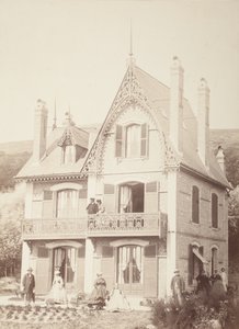Zonder titel (Familieportret - mensen met huis) door Hippolyte Bayard
