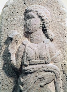 Reliëf dat een Hettitische vrouw in traditionele kleding afbeeldt, uit Syrië, c.1300-1200 v.Chr.