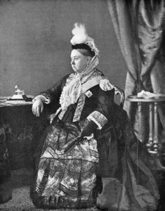 Koningin Victoria in de jurk die ze droeg bij haar Gouden Jubileumdienst, 1887 door Hughes and Mullins