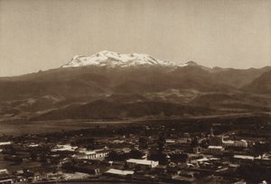 Mexico: Amecameca met Iztaccihuatl (z/w foto) door Hugo Brehme