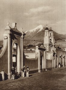 Mexico: Chalchicomula met Pico de Orizaba (z/w foto) door Hugo Brehme