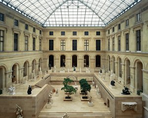 La Cour Puget in het Louvre Museum ... door Ieoh Ming Pei