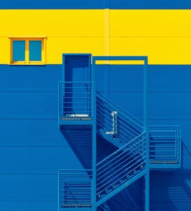 Opvallende blauw-gele gevel