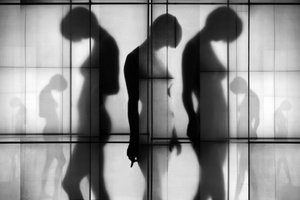 Abstracte schaduwfiguren door Igor Shrayer