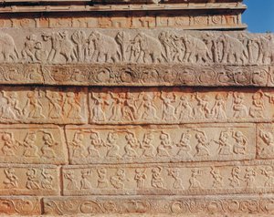 Detail van de muur, bij de Mahanavami Dibba