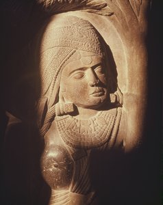 Het hoofd van een yakshini, van de poort van een boeddhistische stupa in Bharhut, Madhya Pradesh, Late Mauryan Periode, Sunga Dynastie