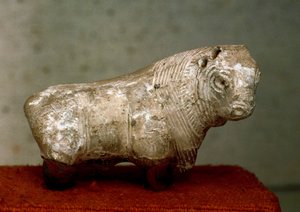 Beschaving van de Indusvallei (5000 v.Chr.): stier. Terracotta beeldje uit Mohenjo-daro (Pakistan), 2400 v.Chr. Karachi, Nationaal Museum, Pakistan