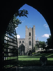 St. Audoens Kerk, gebouwd in 1190