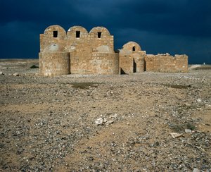 Uitzicht op Qasr Amra, woestijnkastelen (711-715) door Islamic School