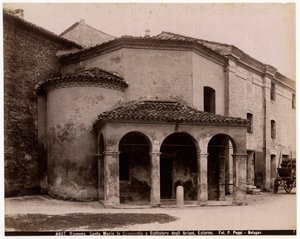 Kerk van St. Maria in Cosmedin of Doopkapel van de Arianen, Ravenna, Emilia-Romagna, Italië, foto door Pietro Poppi, ca 1900 door Italian Photographer