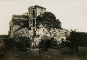 Klooster van Agios Varnavas, Engomi, Cyprus, foto door Camille Enlart, Parijs door Italian Photographer